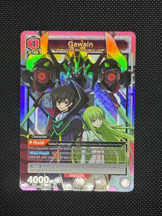 Gawain Suit behind a boy and girl (Union Arena)